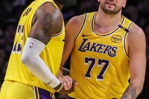 必赢体育-霍里：东契奇因防守短板难成顶级球员 科比&amp;amp;老詹&amp;amp;乔丹都攻守兼备