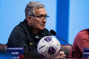 bwin必赢-黄健翔质疑国足首发：他想干嘛？想攻为什么不上塞尔吉尼奥？