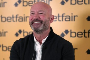 必赢-希勒：卡里克麾下的曼联令人印象深刻；曼城存在太多问题