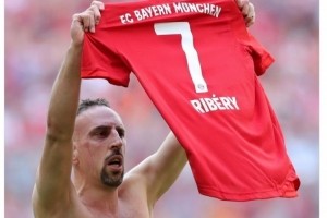 必赢官网-安联国王！拜仁祝里贝里42岁生日快乐，效力期间425场124球182助